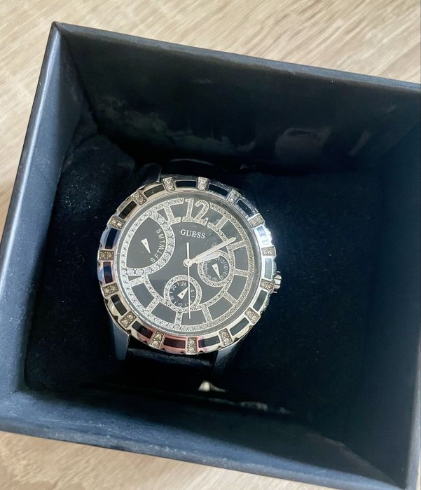Жіночий годинник Guess