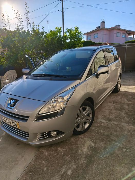 Peugeot 5008 1.6 HDi 7L Allure J17