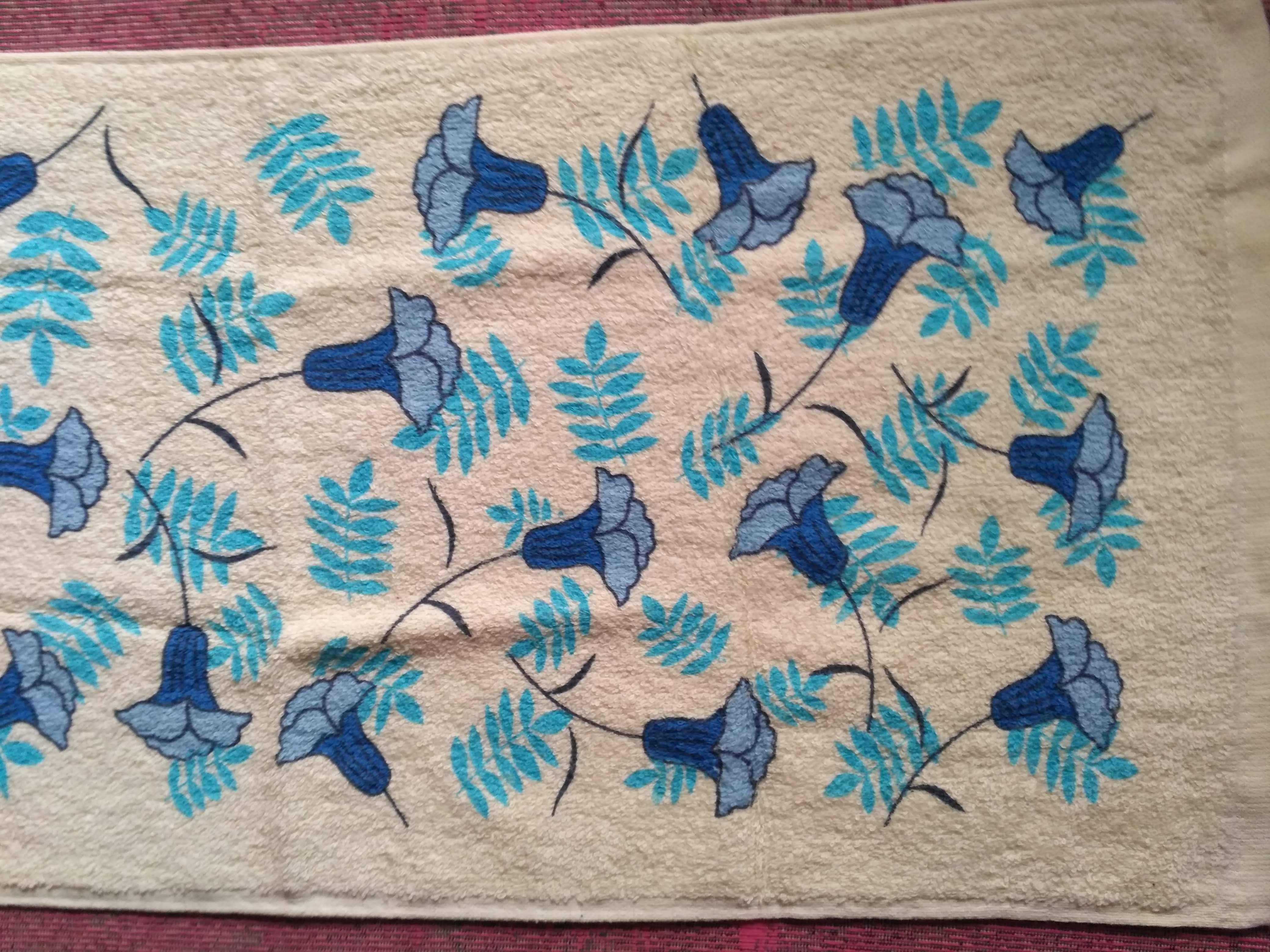 полотенце рушник с синими колокольчиками новое  полотенечко для лица
