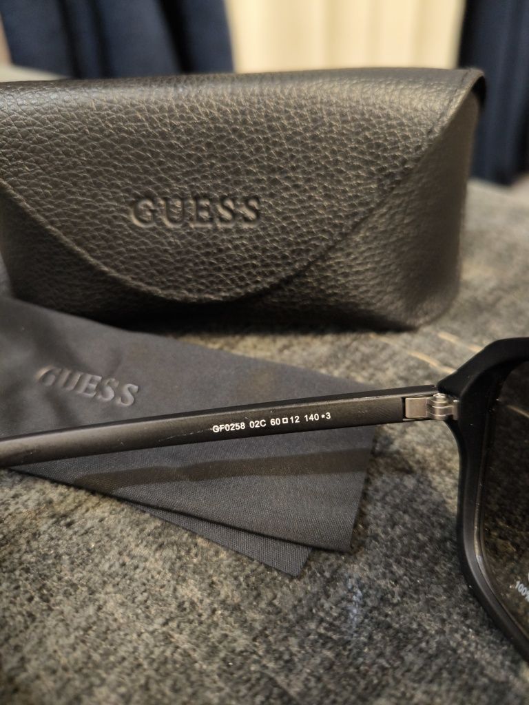 Сонцезахисні окуляри Guess. Оригінал. Нові