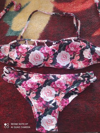 Bikini florido de mulher - preço novo !