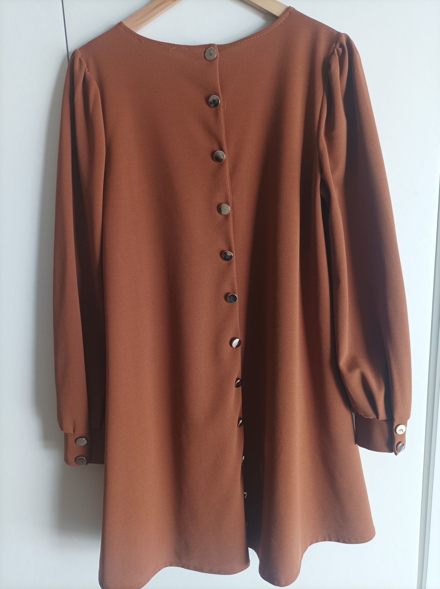 Vestido castanho manga comprida