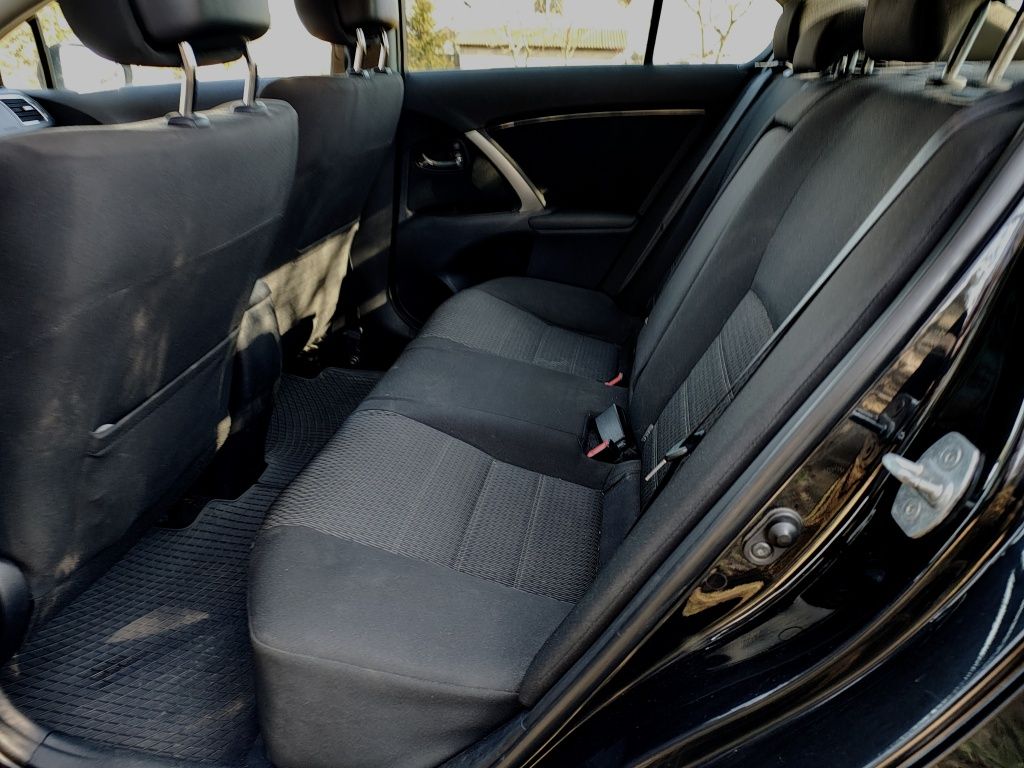 Toyota Avensis T27
