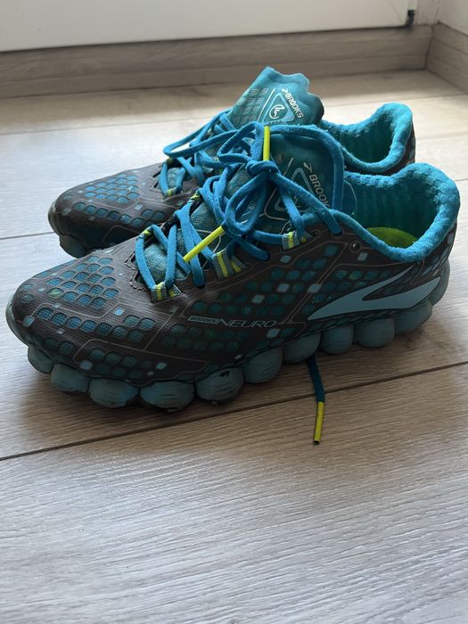 Кросівки Brooks neuro
