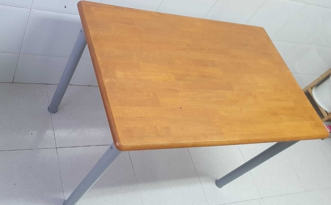 Mesa desmontável