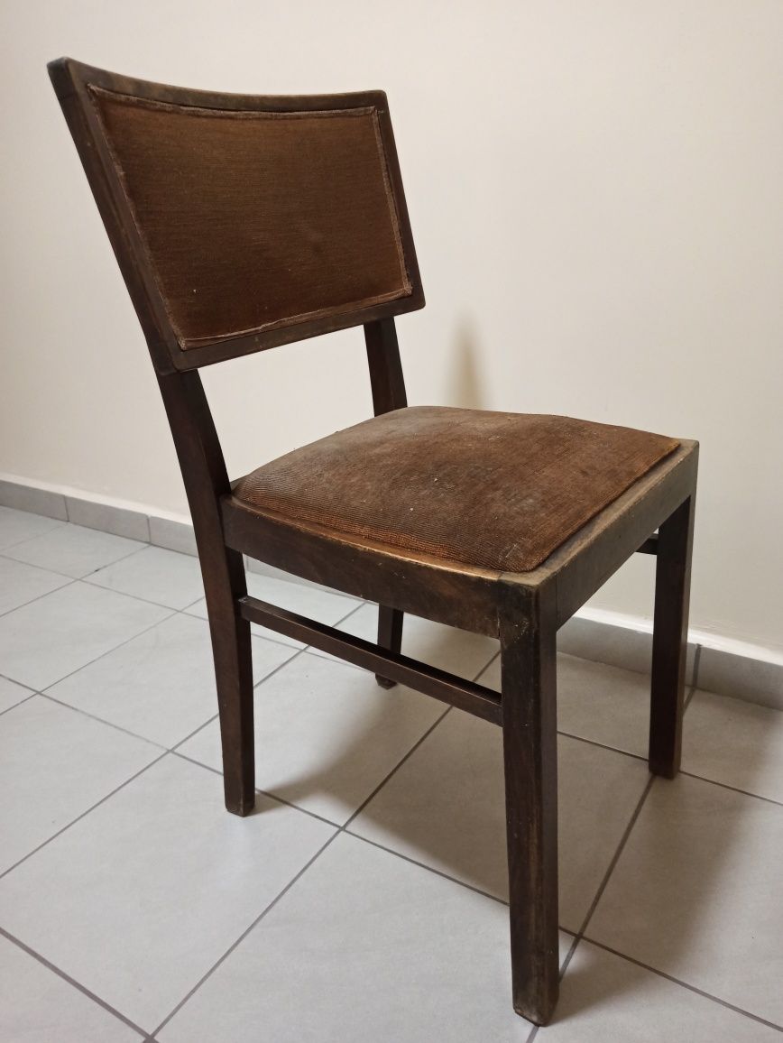 Krzesło tapicerowane do renowacji