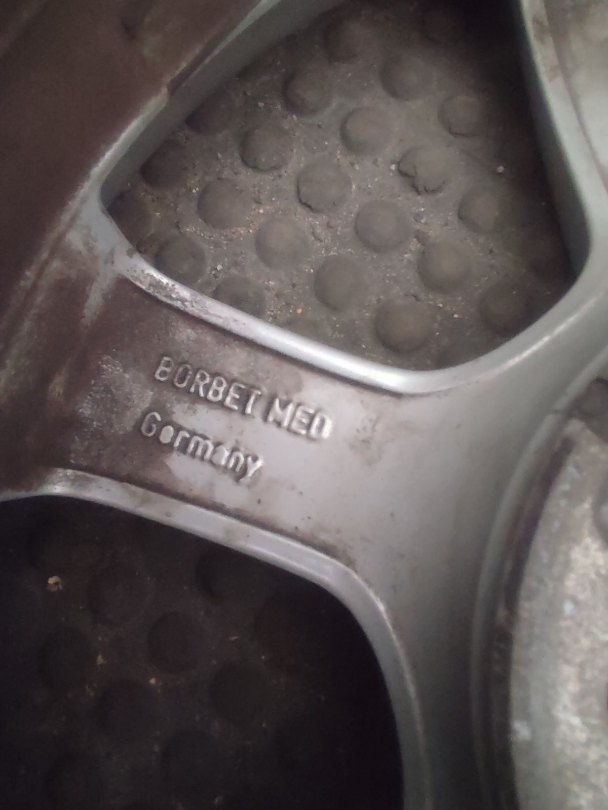 Felgi Aluminiowe z oponami zimowymi 15" 5x100 VW Audi Skoda