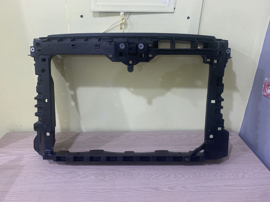 Volkswagen VW  Passat B8 Телевізор Передня Панель Радіаторів