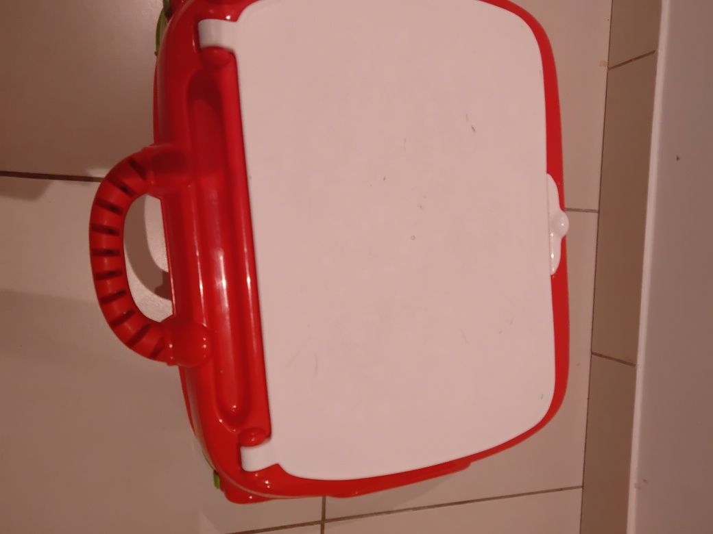 Mesa Chicco para trabalhos manuais e pintura