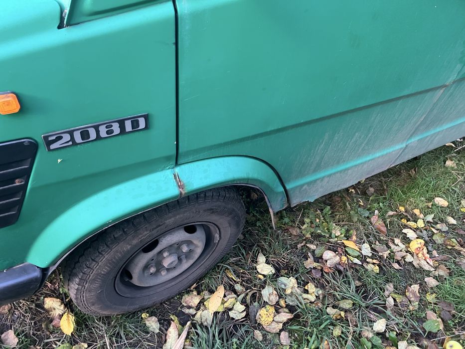 Продається надійне авто Mersedes D208 T1