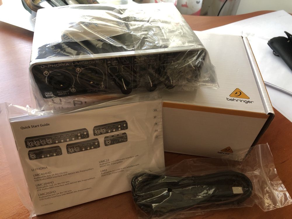 Аудіоінтерфейс Behringer UMC202HD