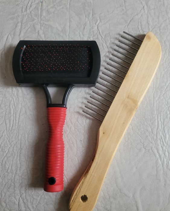 Продам щётку и расчёска для  животных