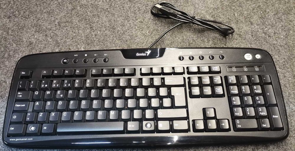 Teclados USB Genius em ótimo estado