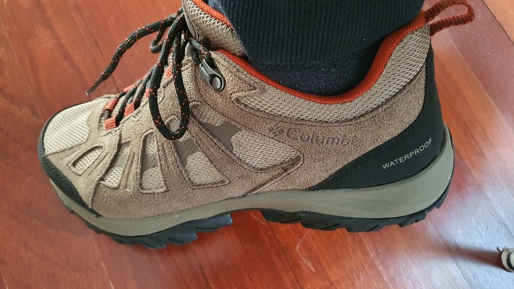 Sapatilha/bota Columbia, com etiqueta, 42,5