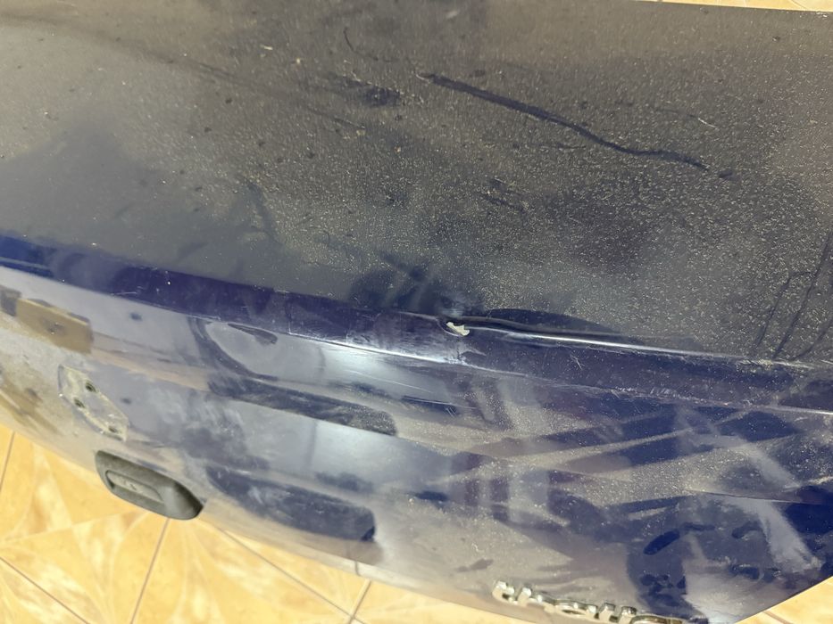 Кришка багажника рено  талія Renault Thalia