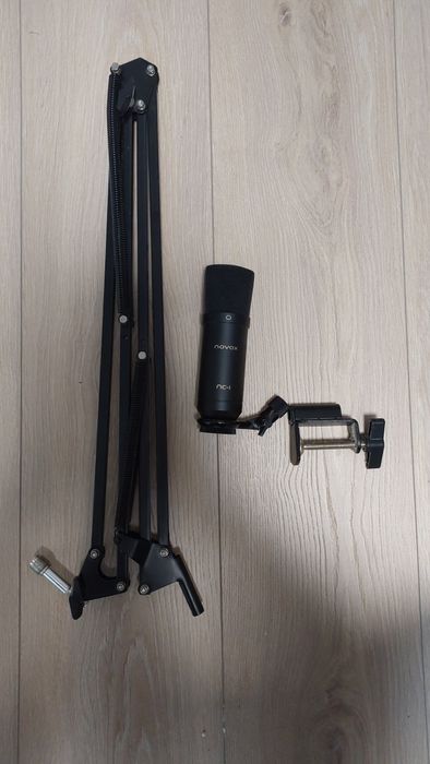 Mikrofon pojemnościowy novox nc1 z statywem.