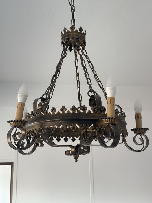 Vendo este candeeiro Rustico , esta lindo !!