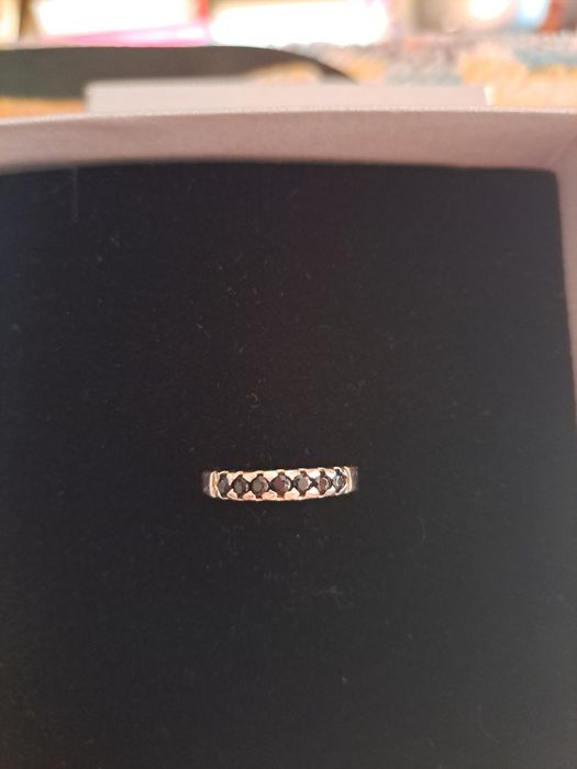Anel em prata com zirconias pretas