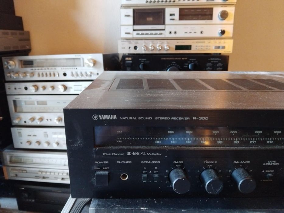Amplituner Jamaha R-300