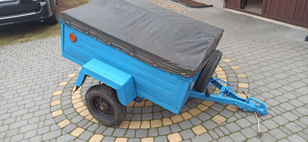 Przyczepka samochodowa