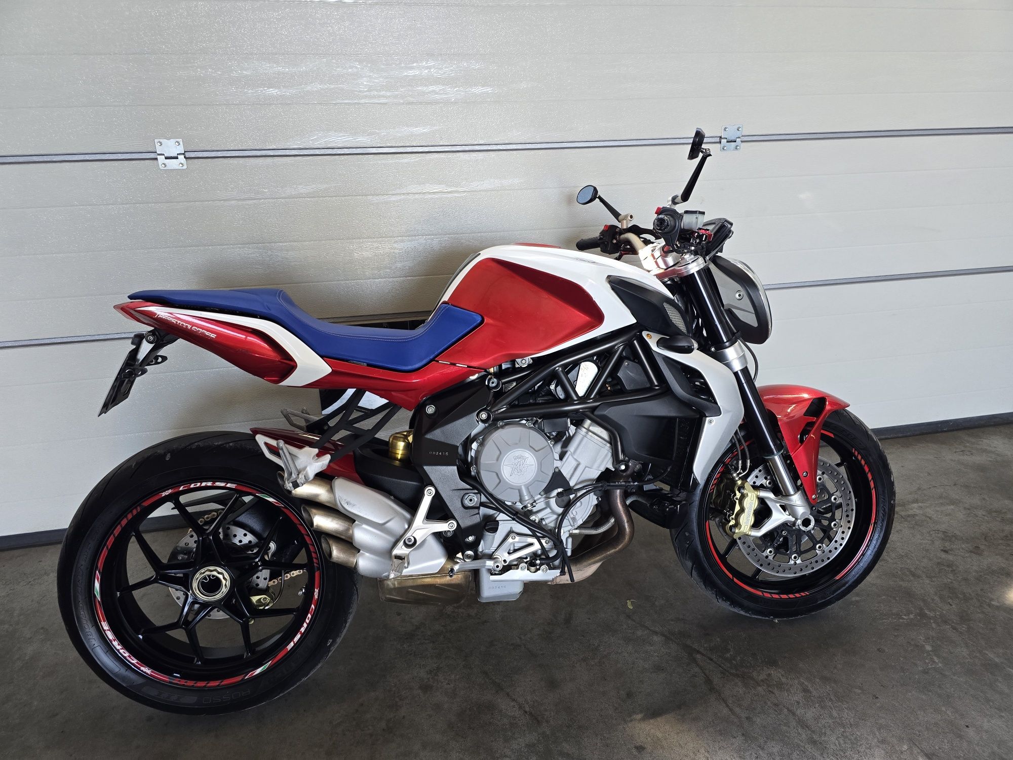 MV Agusta Brutale 800 quickshifter kontrola trakcji 20k przebiegu 13r