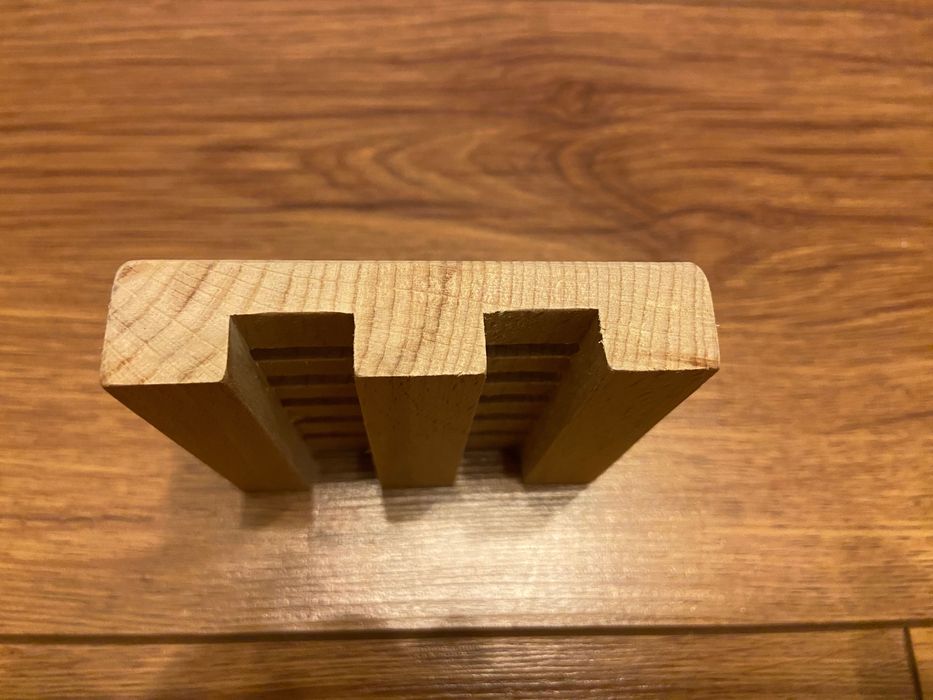 Nowa drewniana mydelniczka podstawka