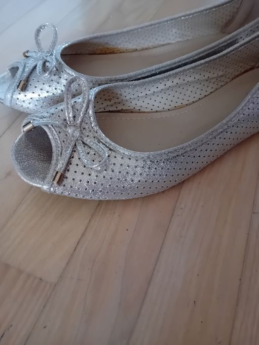 Buty damskie baleriny złote