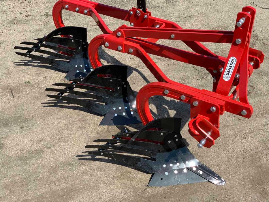 Плуг 3 корпуса ексцентричний UNLU Деметра перьевой отвал МТЗ 80 МТЗ 82