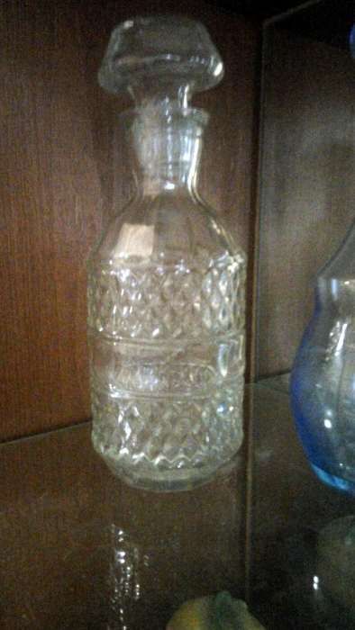 Красивый графин, времён СССР, под хрусталь.