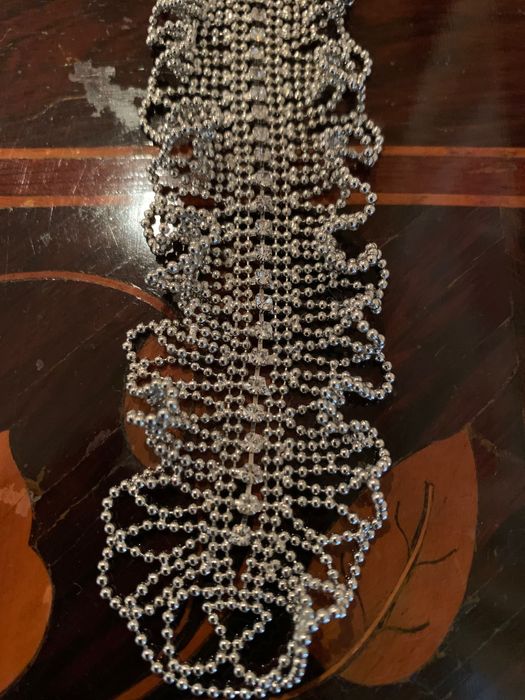 Colar gravata senhora