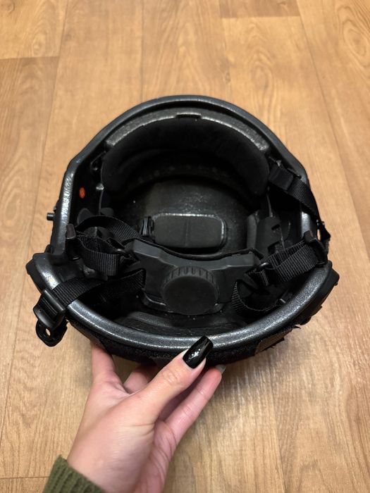 Продається каска та навушники