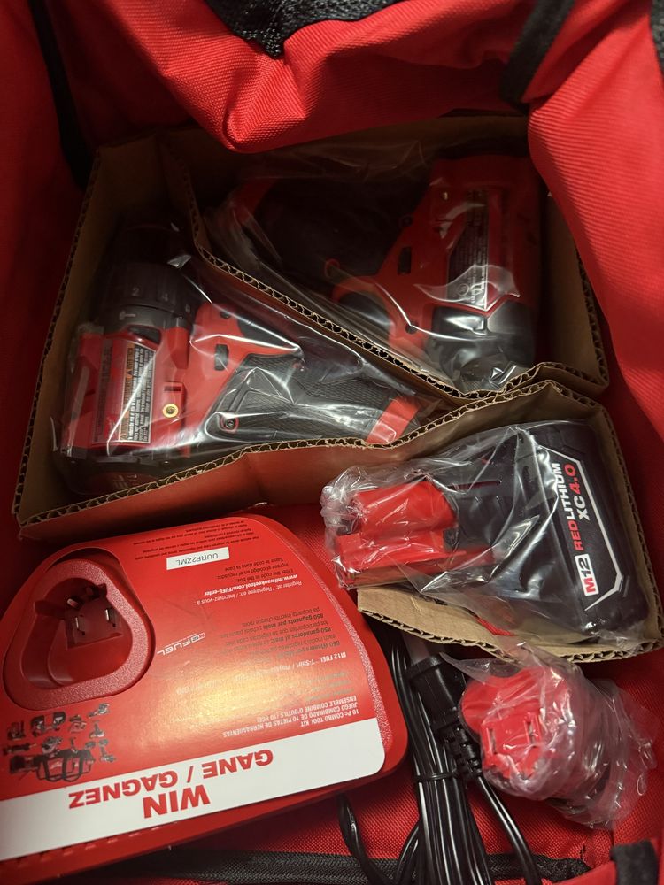 Milwaukee Fuel M12 zakrętarko-wiertarka z udarem, wkrętarka, 2xbateria