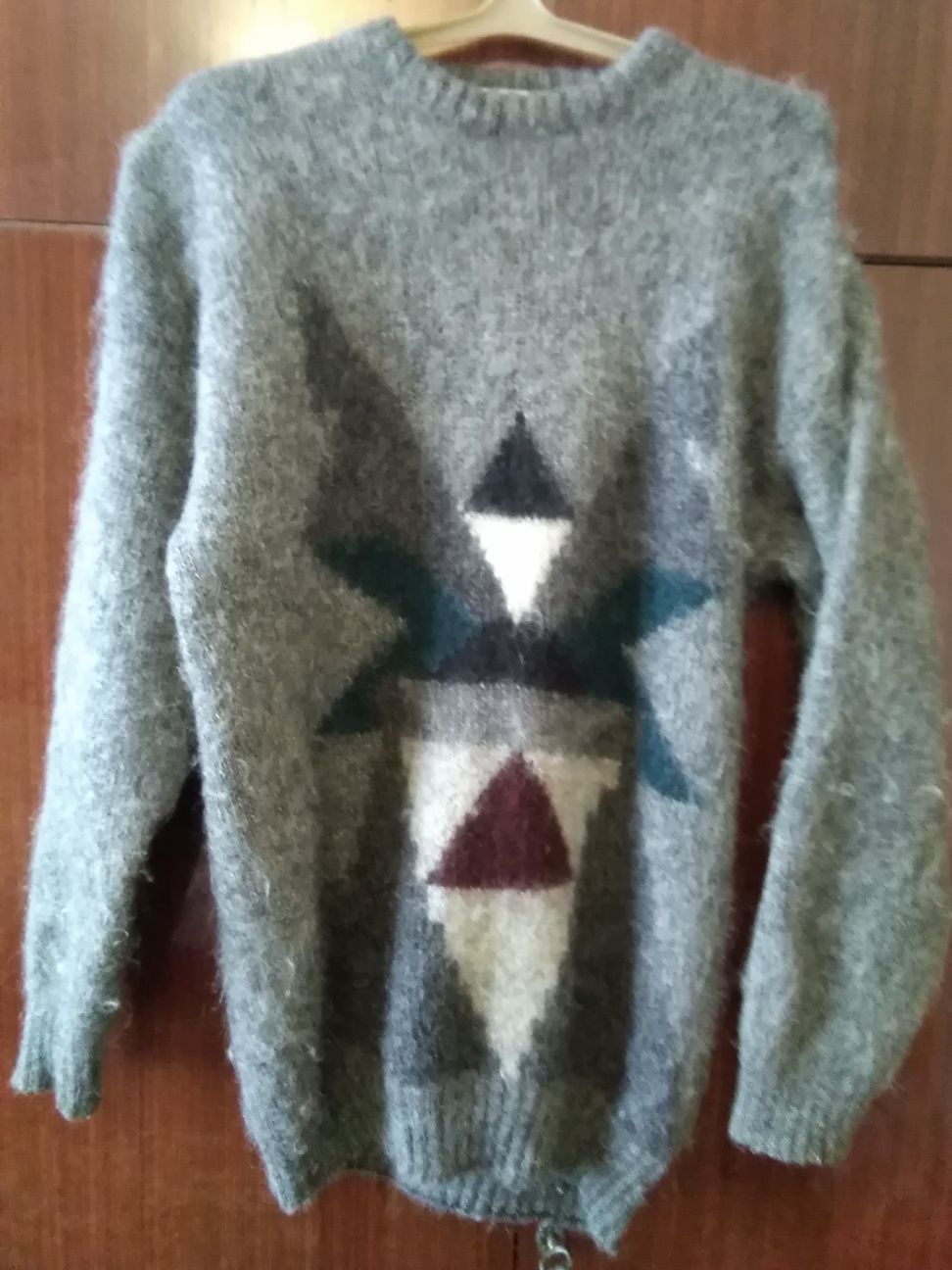 Продам шерстяной махеровый мужской свитер