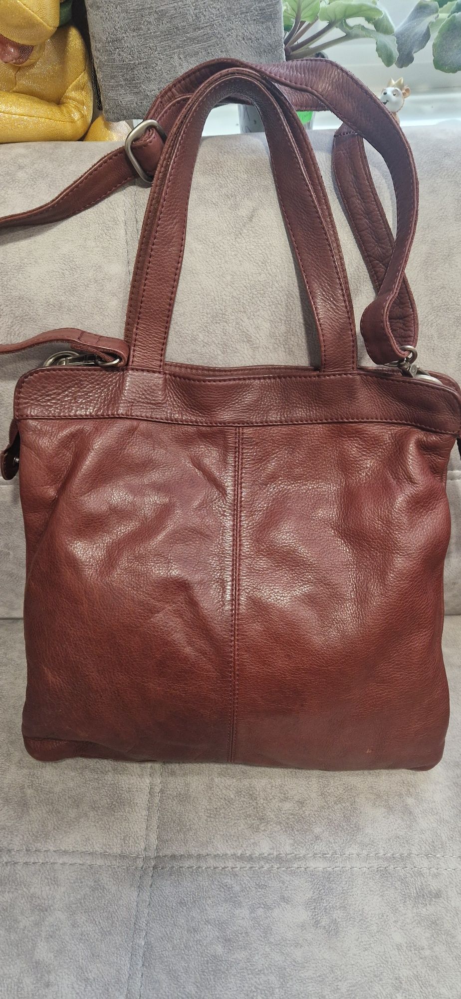 Сумка номерна Cowboysbag, дорогуща фірма, колір марсала 33×33×10