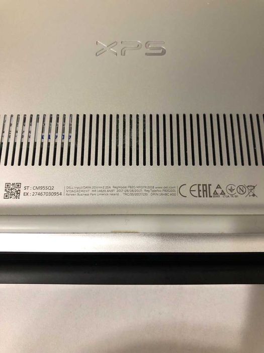 Dell XPS 13 дюймов 9370/i5-8250U//256 8 ГБ/графика UHD 620/веб-камера