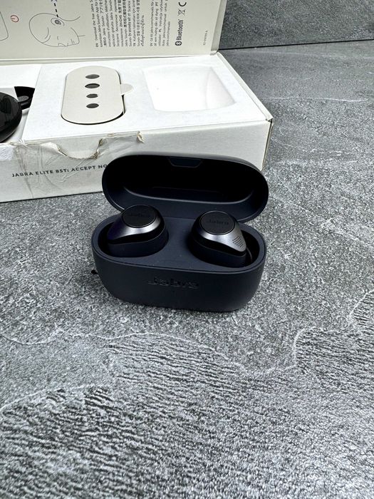 Навушники гарнітура TWS Jabra Elite 85t безпровідна зрядка