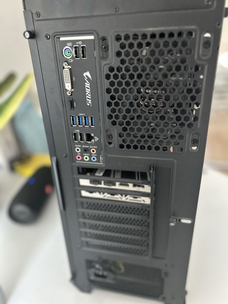 Komputer gamingowy ,rx 6600XT, ryzen 5500, 16gb ram, dysk 1000tb