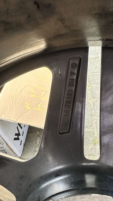 Alufelgi Mercedes c118 Cla 35 AMG Oryginalne z 2 oponami