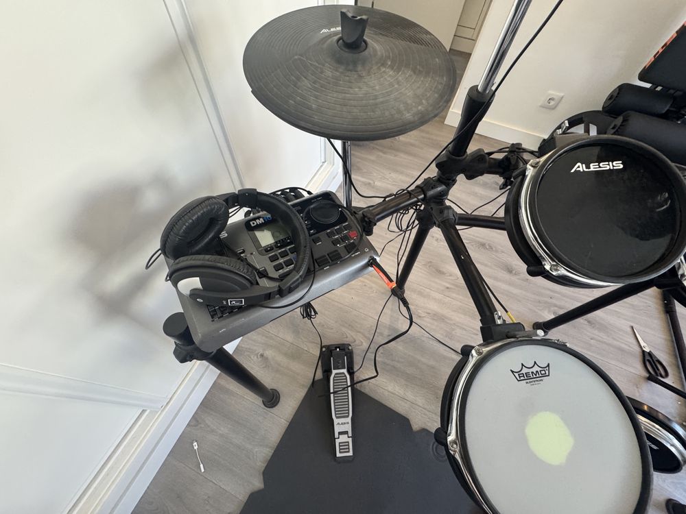 Bateria eletrica Alesis DM10