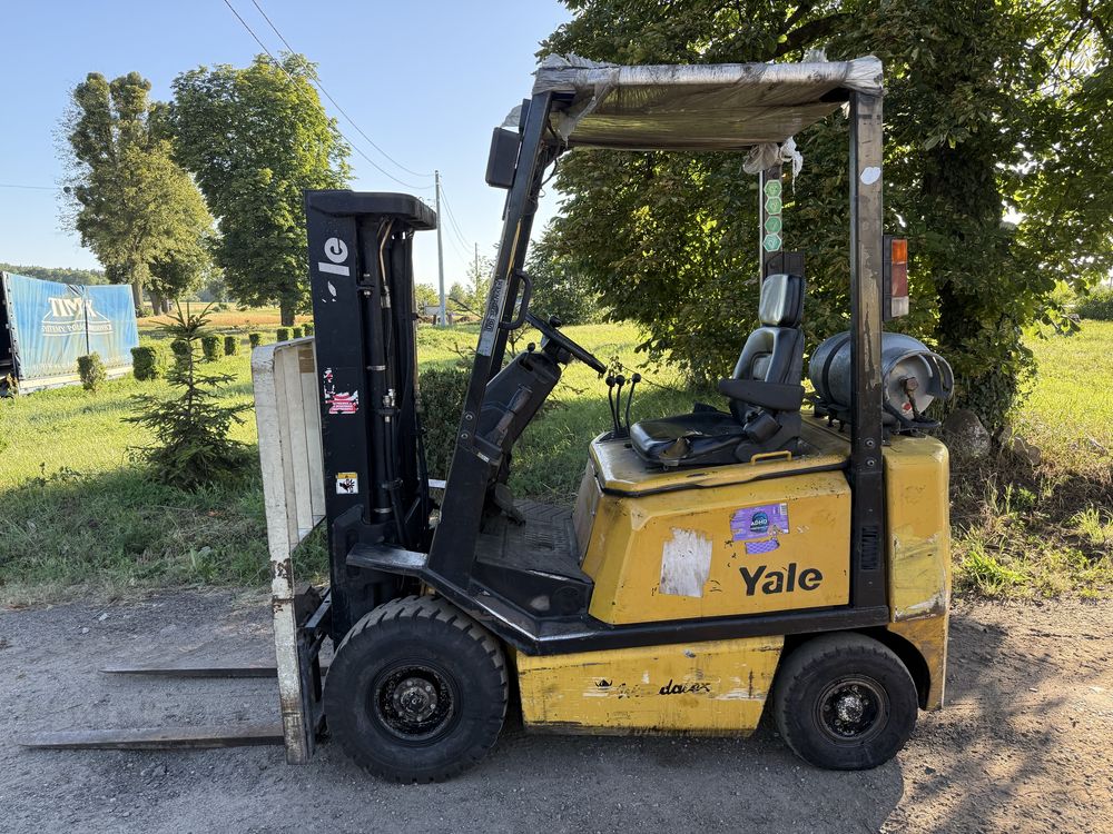 Wozek widłowy Yale 2 t udzwigu wolny skok