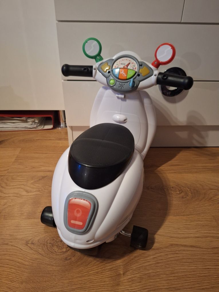 Jeździk Chicco Vespa