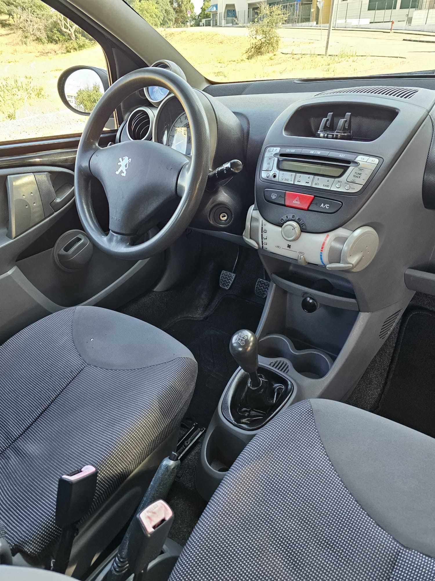 Peugeot 107 com AC