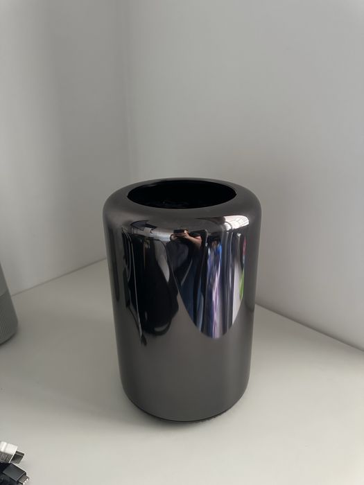 Mac Pro (2013) impecavel
