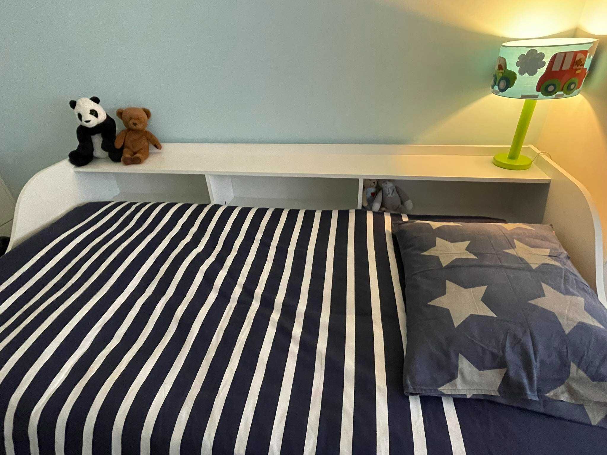 cama dupla com colchões