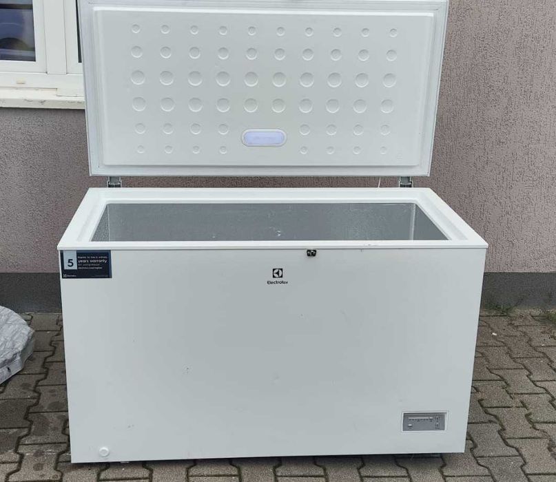 Zamrażarka Skrzyniowa Electrolux LCB3LF38W0