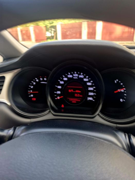 Niski przebieg, bezaawaryjny silnik 1.6 crdi, 2 kluczyki.