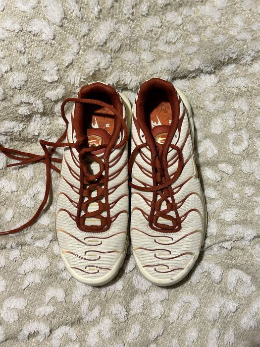 Nike Air Max Plus Coconut Milk Metallic Gold 38,5