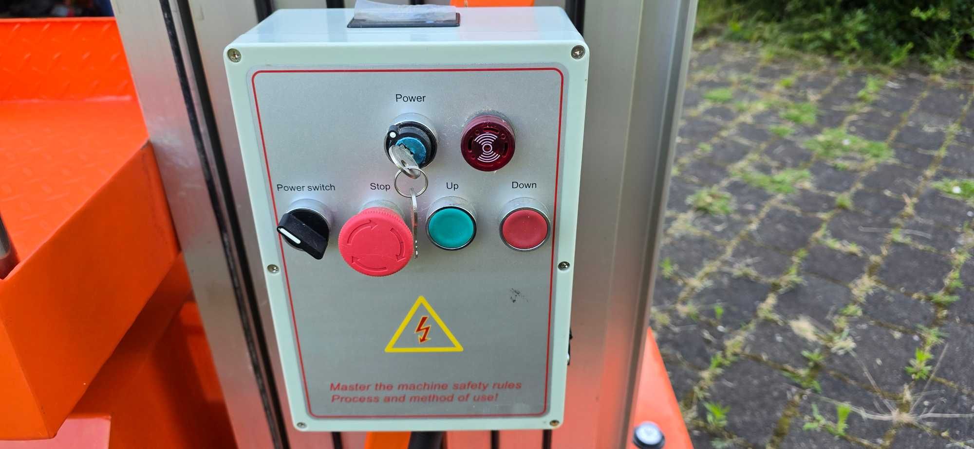 Podnośnik koszowy teleskopowy GTWY9-100 z baterią