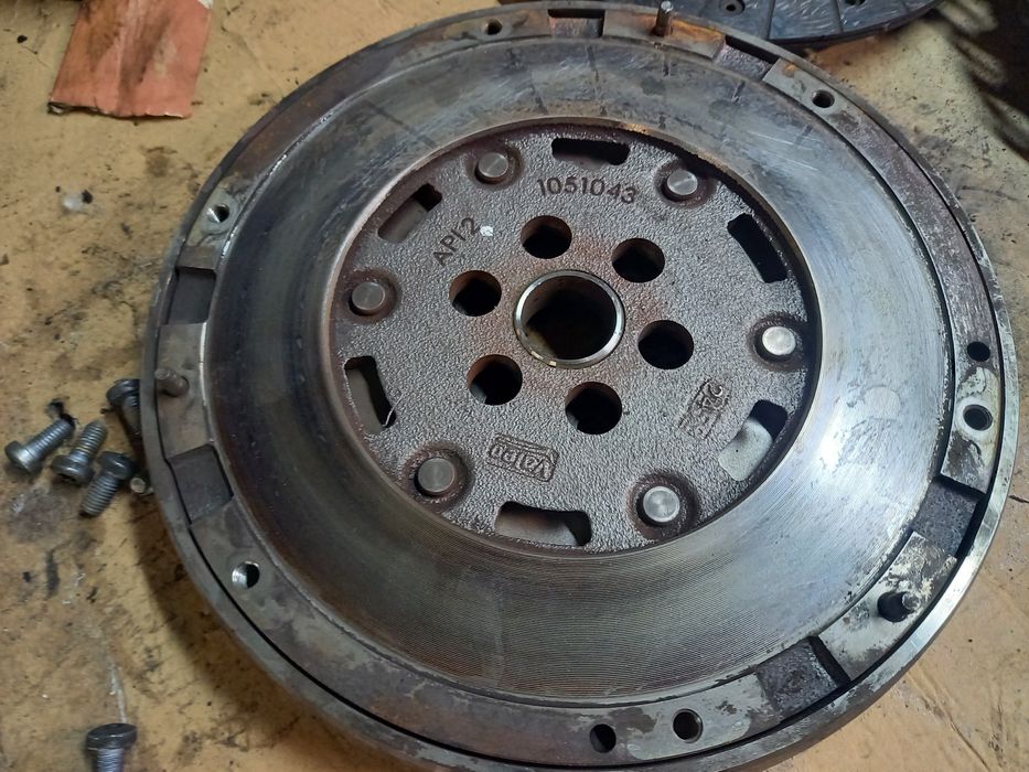 Koło dwumasowe peugeot citroen 1.5 bluehdi komplet