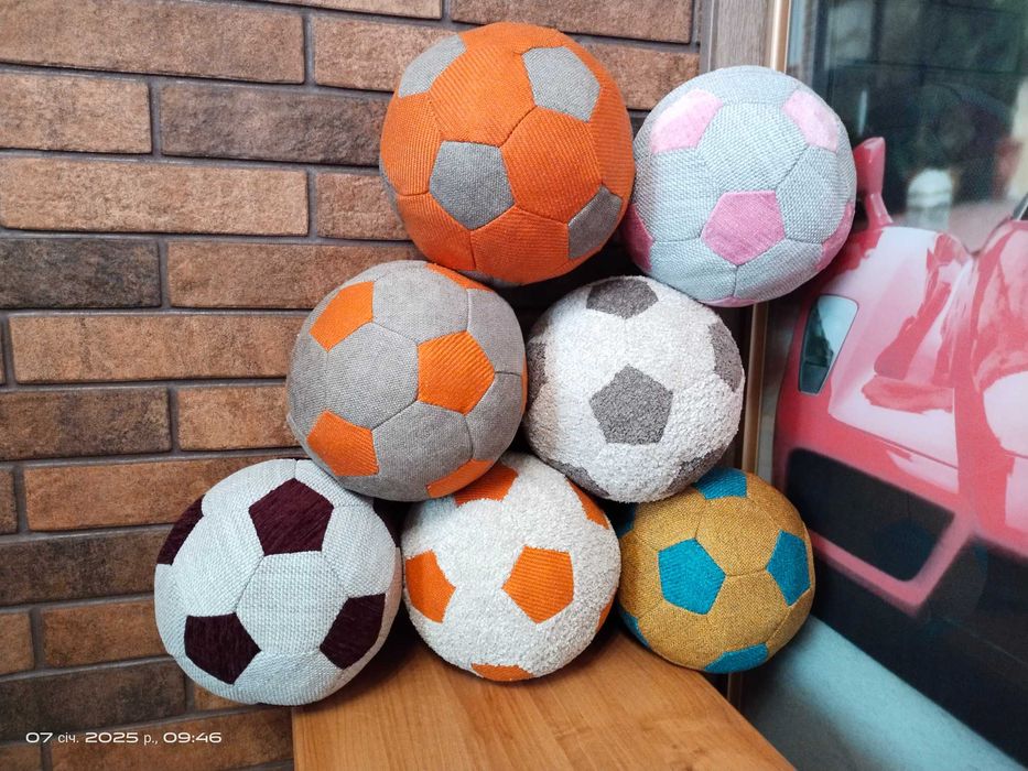 М'ячики всередині з паралоном